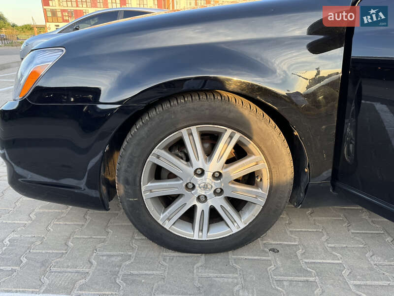 Седан Toyota Avalon 2007 в Киеве