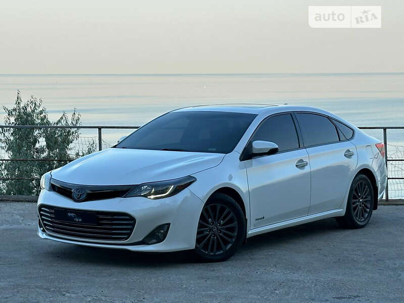Седан Toyota Avalon 2013 в 
