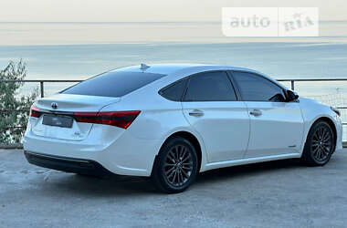 Седан Toyota Avalon 2013 в 