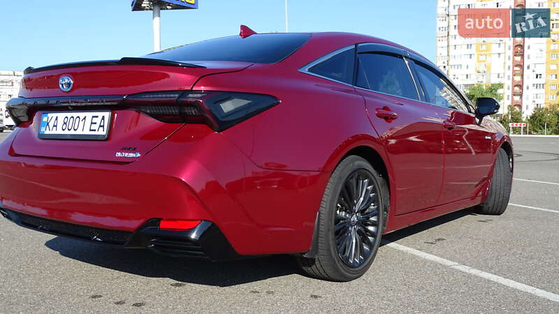 Седан Toyota Avalon 2019 в Киеве