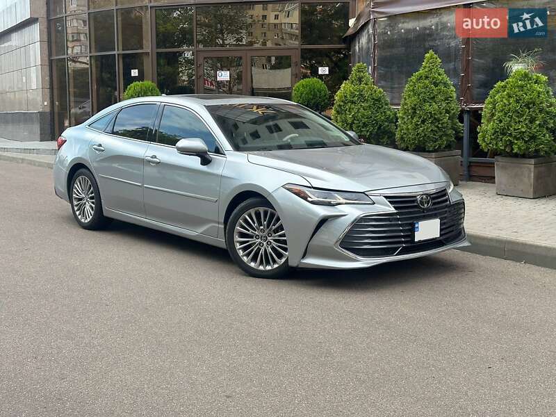 Седан Toyota Avalon 2018 в Одессе
