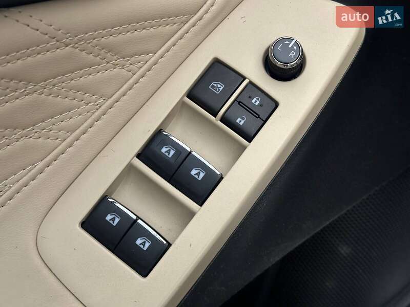 Седан Toyota Avalon 2018 в Одессе