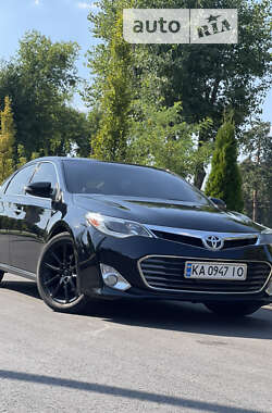 Седан Toyota Avalon 2013 в Киеве