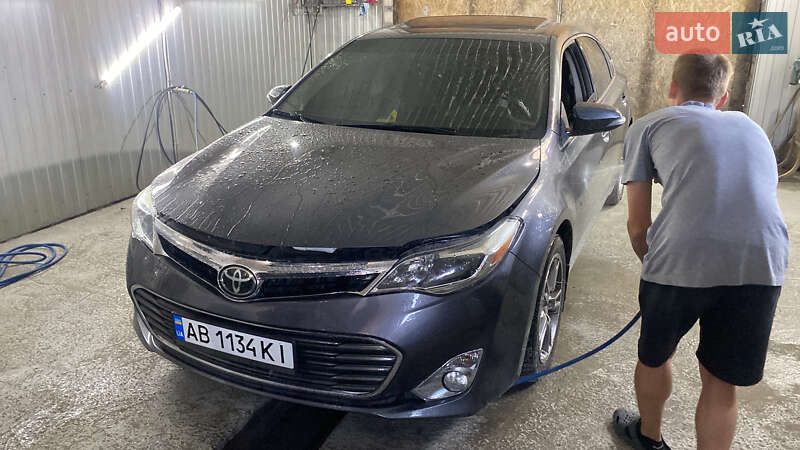 Седан Toyota Avalon 2014 в Виннице