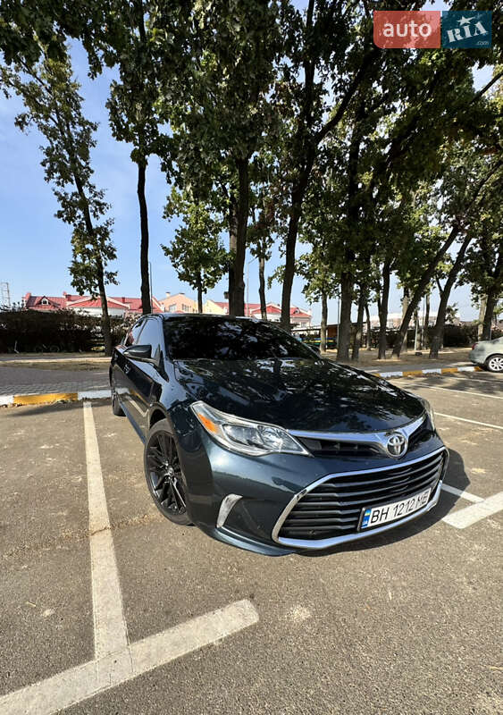 Седан Toyota Avalon 2016 в Киеве