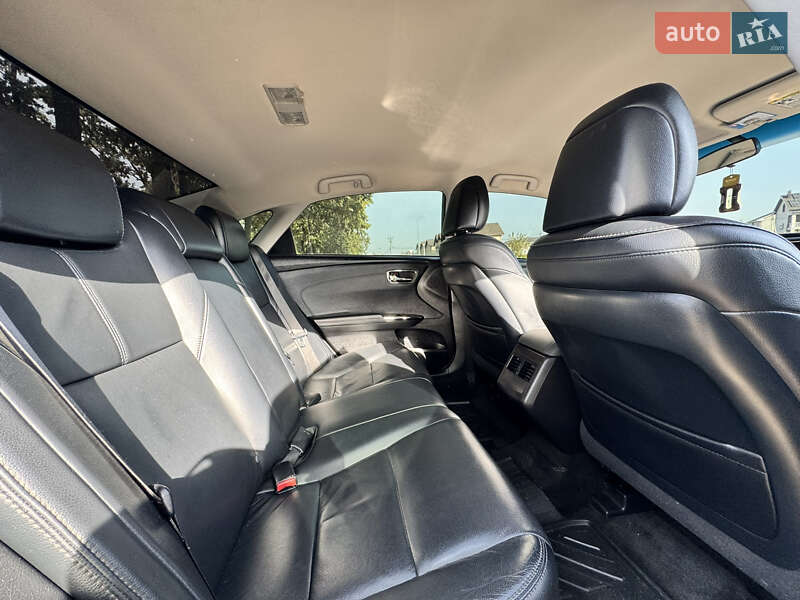 Седан Toyota Avalon 2016 в Киеве