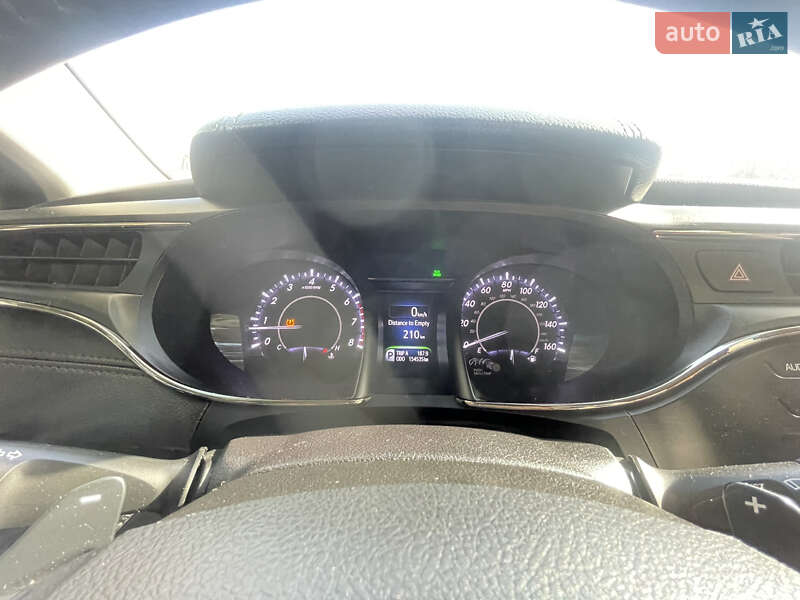 Седан Toyota Avalon 2016 в Киеве