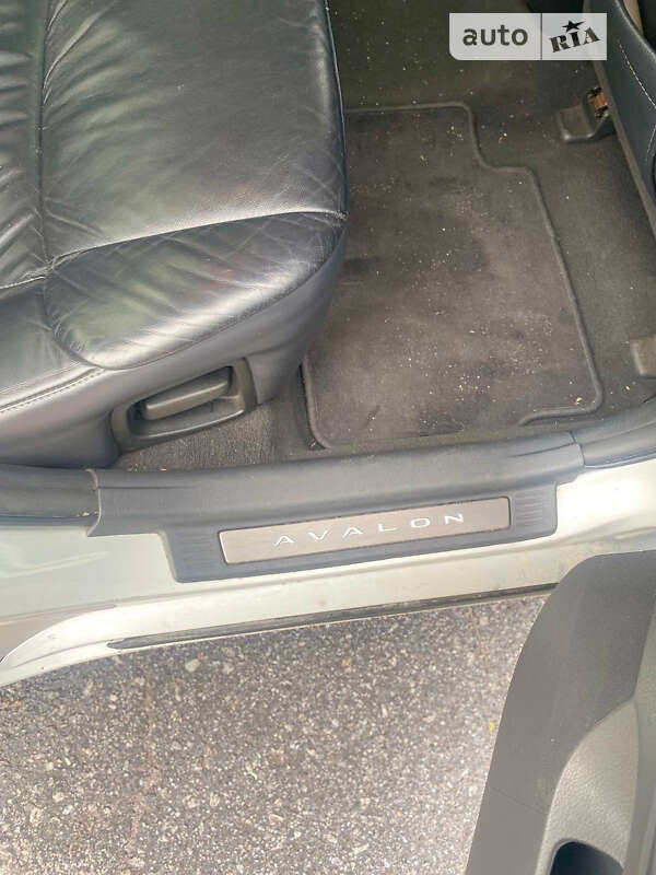 Седан Toyota Avalon 2005 в Виннице
