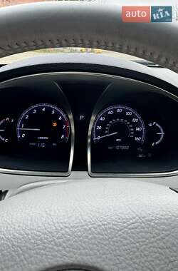 Седан Toyota Avalon 2011 в 