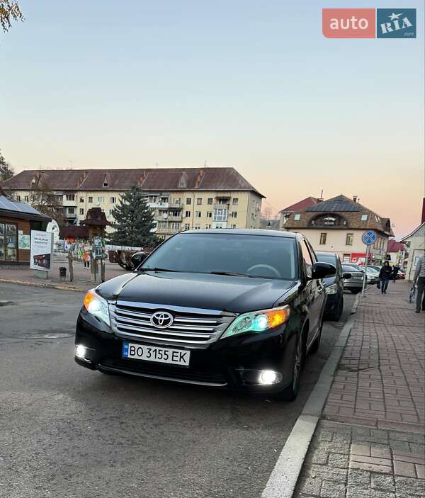 Седан Toyota Avalon 2011 в Косове