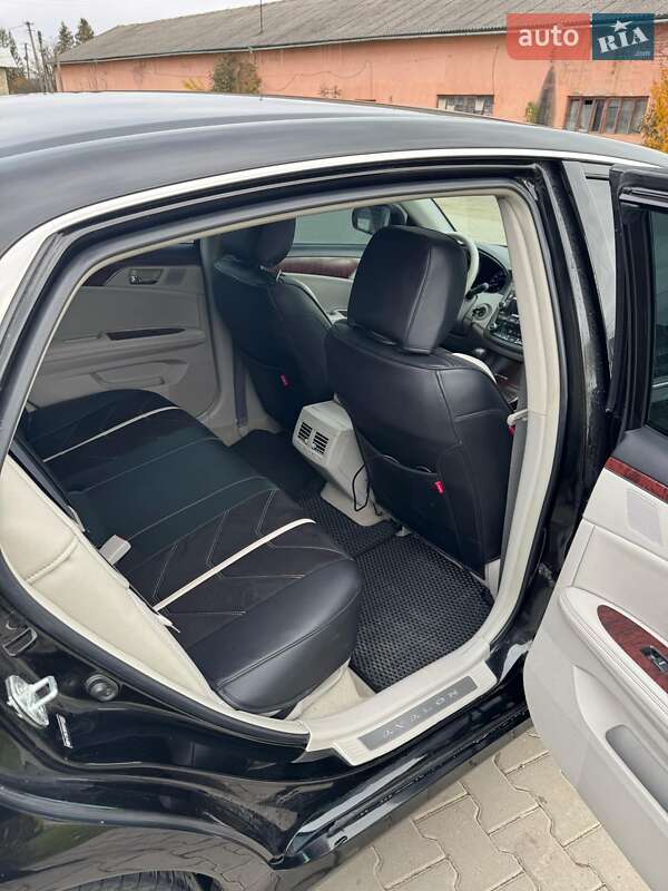 Седан Toyota Avalon 2011 в Косове