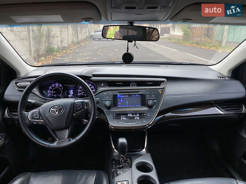 Седан Toyota Avalon 2013 в Бродах