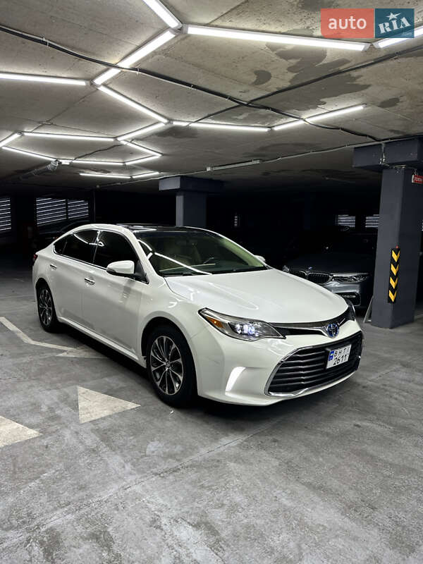 Седан Toyota Avalon 2016 в Одесі
