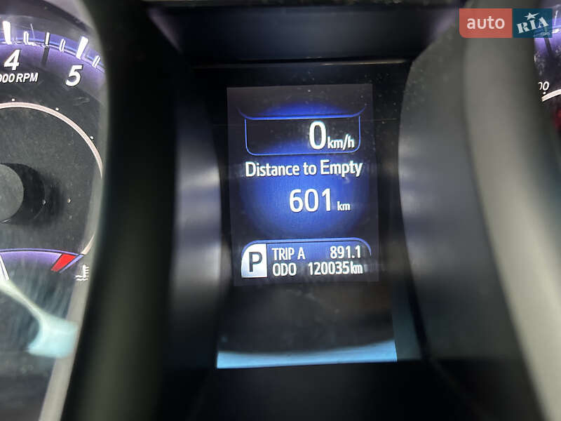 Седан Toyota Avalon 2016 в Володимирі