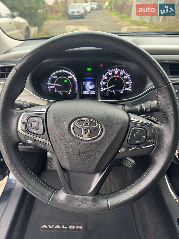 Седан Toyota Avalon 2015 в Чорноморську