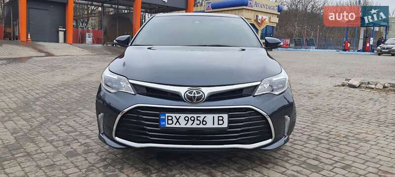 Седан Toyota Avalon 2018 в Хмельницькому
