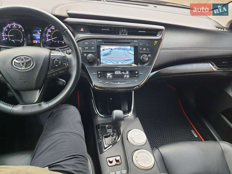 Седан Toyota Avalon 2018 в Хмельницькому