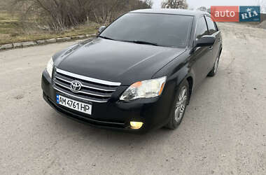 Седан Toyota Avalon 2006 в Теофиполе