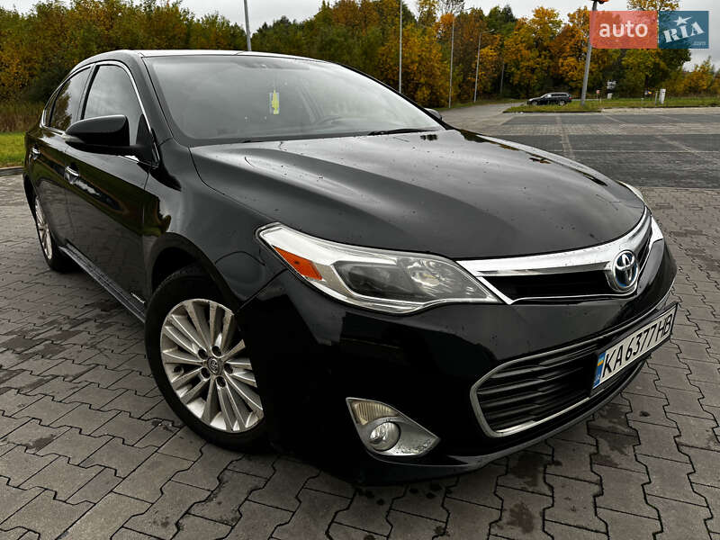 Седан Toyota Avalon 2015 в 