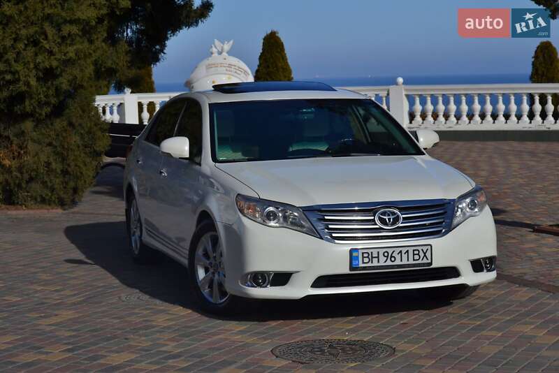 Седан Toyota Avalon 2011 в Одессе