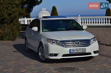 Седан Toyota Avalon 2011 в 