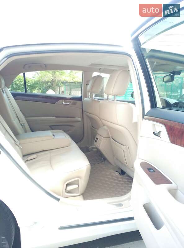 Седан Toyota Avalon 2011 в Одессе