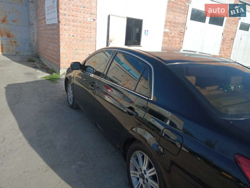 Седан Toyota Avalon 2007 в Ківерцях