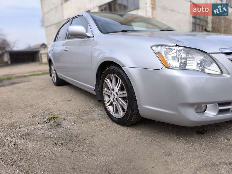 Седан Toyota Avalon 2006 в Добровеличковке