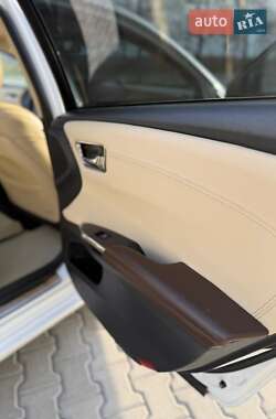 Седан Toyota Avalon 2017 в 