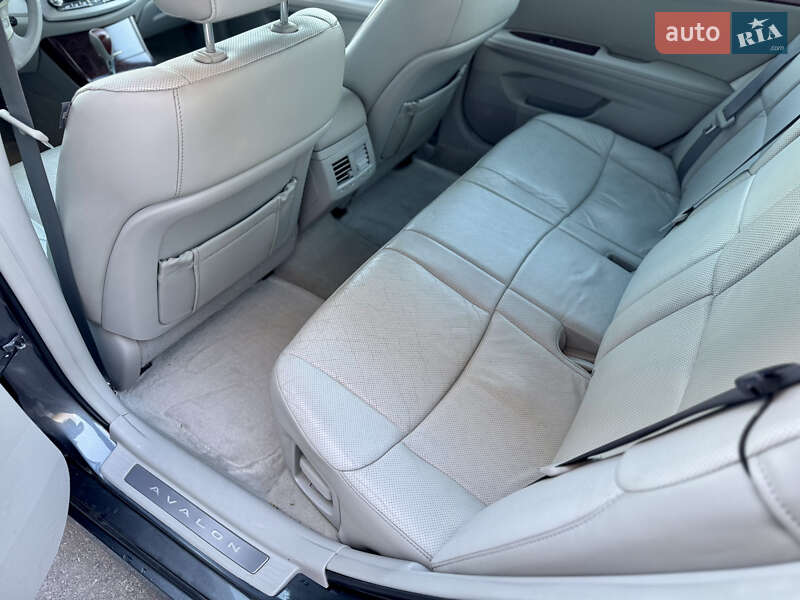 Седан Toyota Avalon 2012 в Измаиле