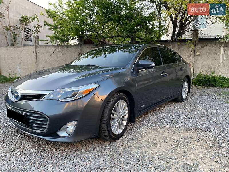 Седан Toyota Avalon 2013 в 