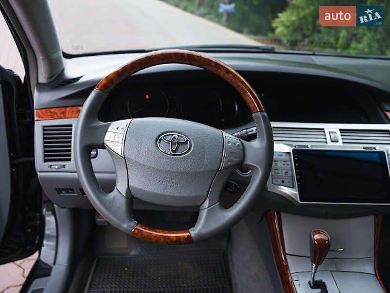 Седан Toyota Avalon 2006 в Чернівцях