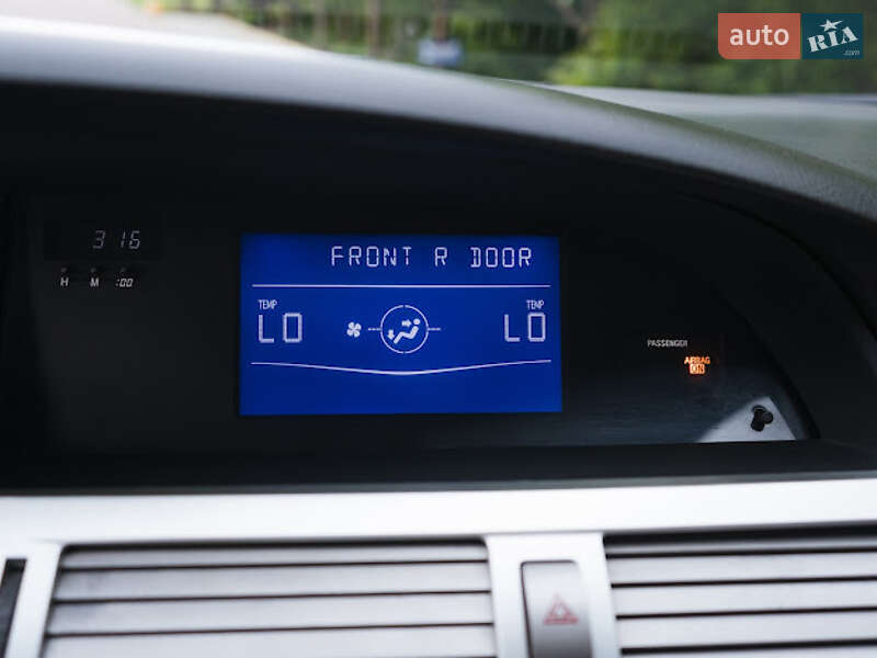 Седан Toyota Avalon 2006 в Чернівцях