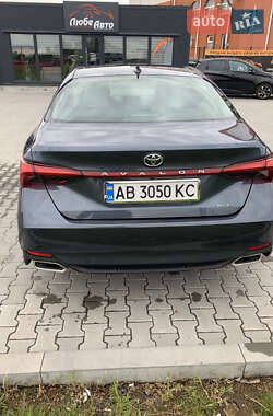 Седан Toyota Avalon 2019 в Виннице