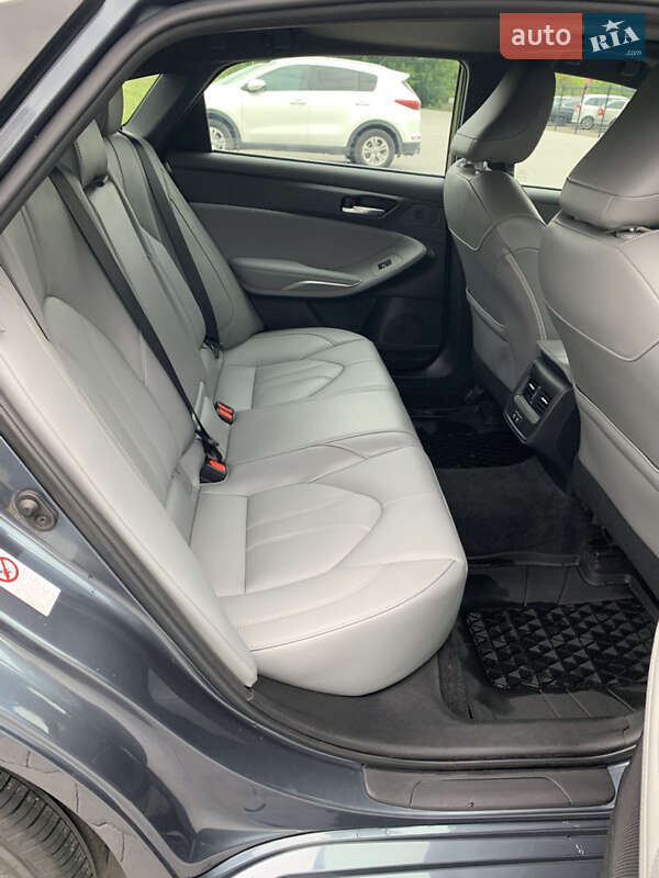 Седан Toyota Avalon 2019 в Вінниці