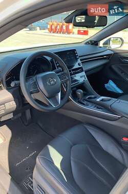Седан Toyota Avalon 2018 в 