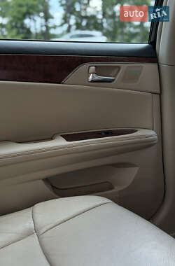 Седан Toyota Avalon 2010 в 