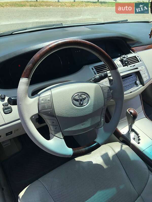 Седан Toyota Avalon 2008 в Черноморске