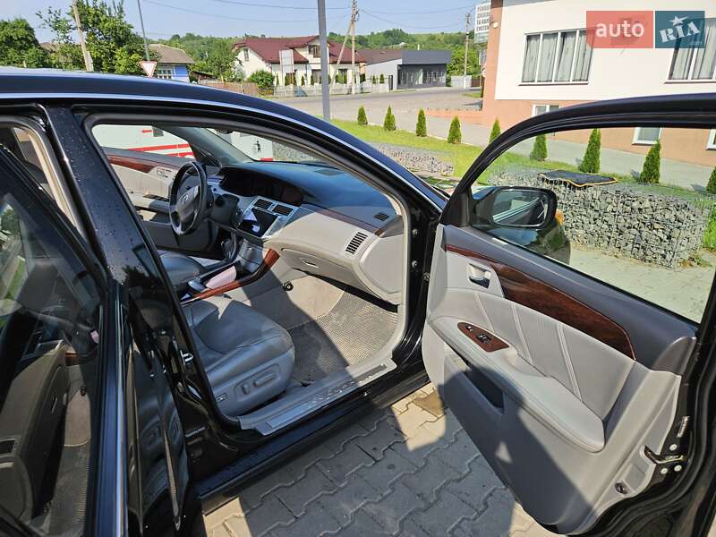 Седан Toyota Avalon 2008 в Снятине