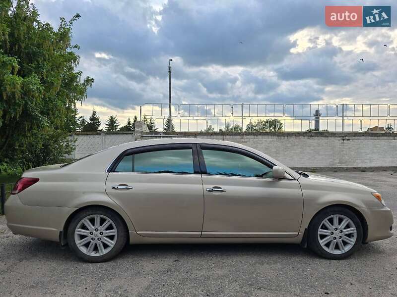 Седан Toyota Avalon 2008 в Сумах