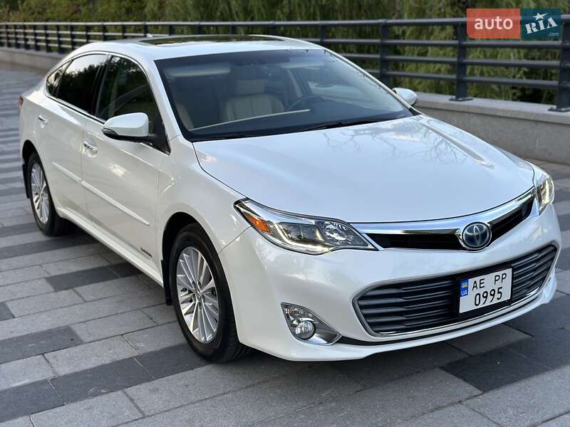 Седан Toyota Avalon 2014 в Дніпрі