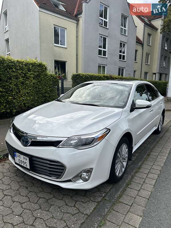 Седан Toyota Avalon 2014 в Дніпрі