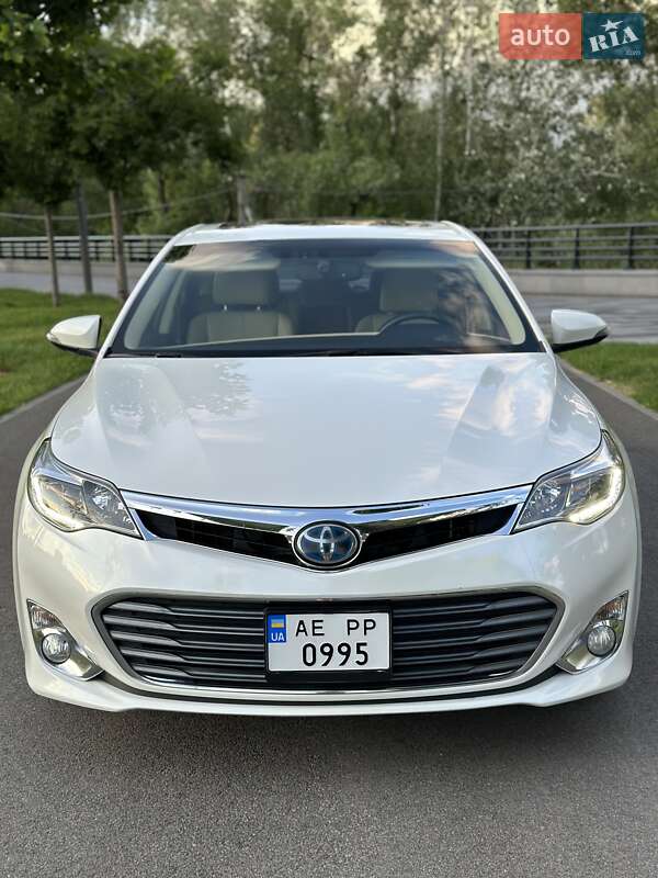 Седан Toyota Avalon 2014 в Дніпрі