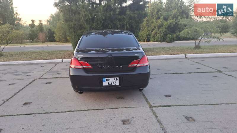 Седан Toyota Avalon 2006 в Измаиле