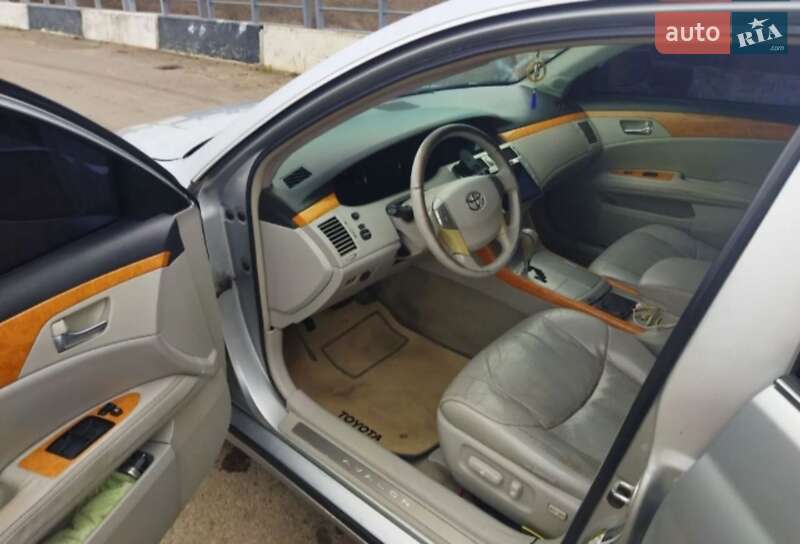 Седан Toyota Avalon 2005 в Любашевке