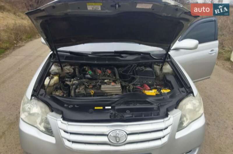 Седан Toyota Avalon 2005 в Любашевке