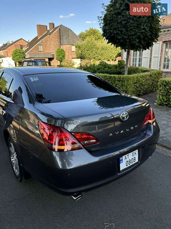 Седан Toyota Avalon 2008 в Коломые