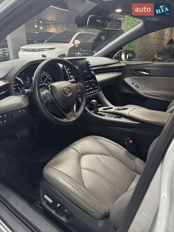 Седан Toyota Avalon 2020 в Одессе