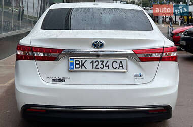 Седан Toyota Avalon 2013 в 