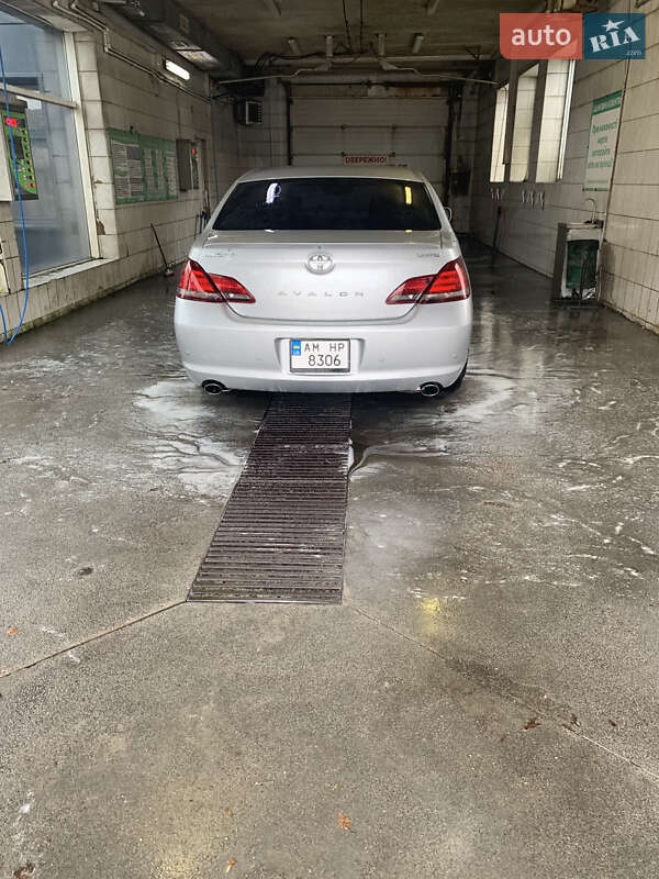 Седан Toyota Avalon 2008 в Житомире